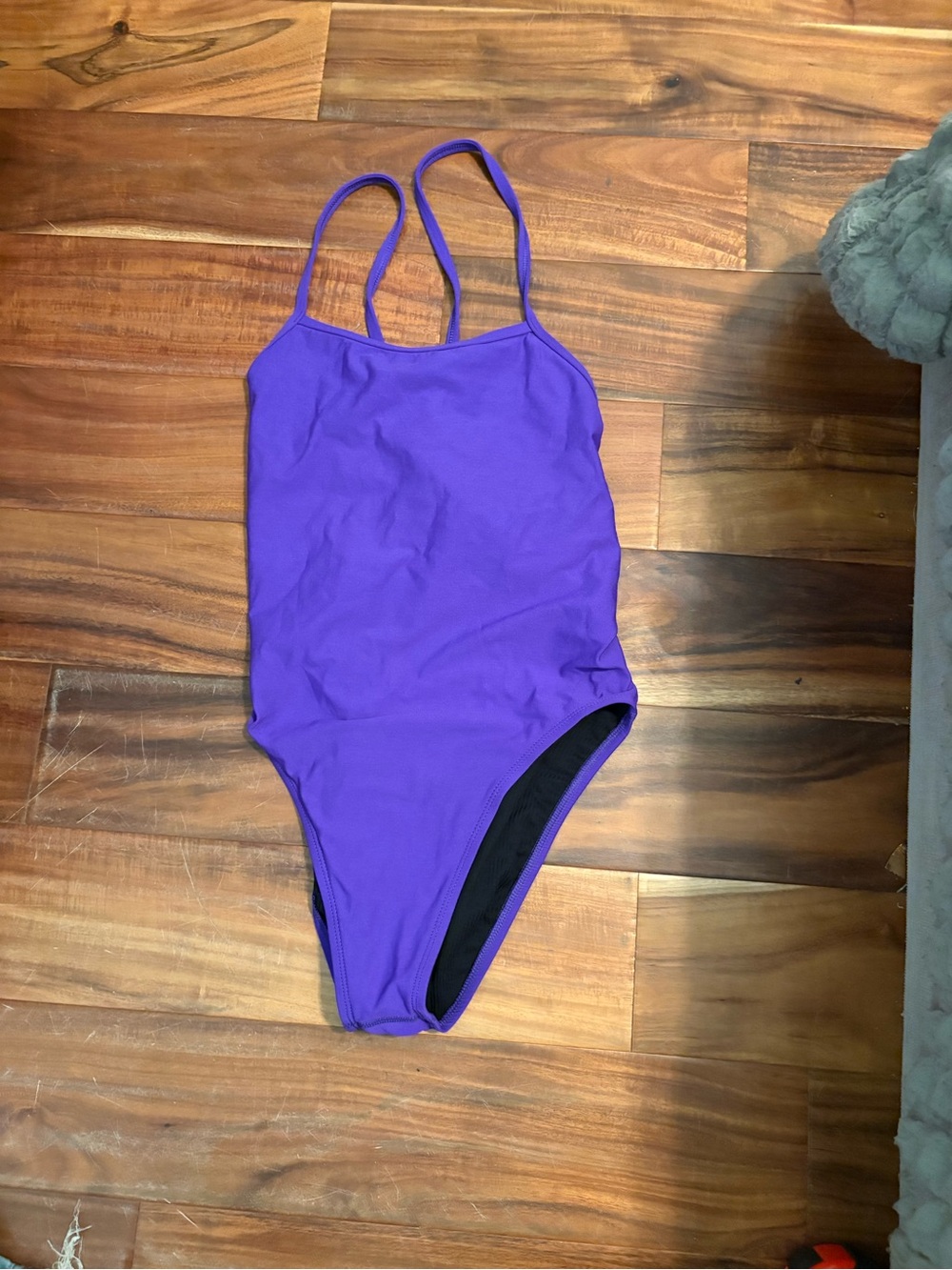 JOLYN Jackson 4 Purple One Piece Tie Back Swimsuit Size 34 Athletic Swim (946)â